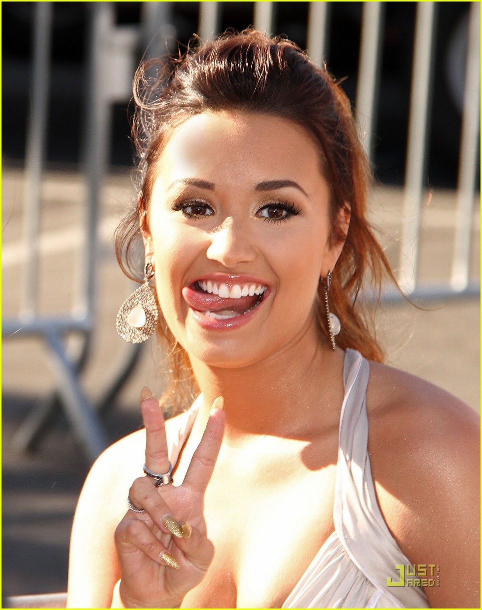 Demi Lovato - Do Something Awards 2011