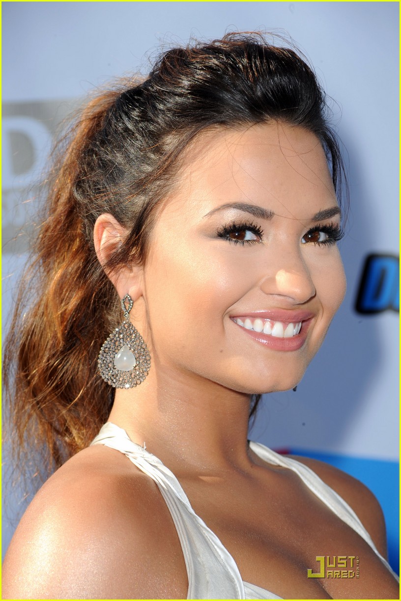 Demi Lovato - Do Something Awards 2011
