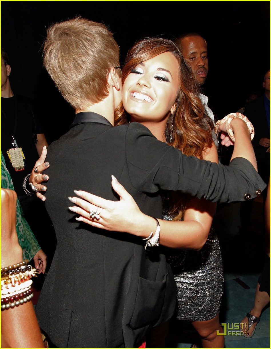 Demi Lovato & Joe Jonas -- MTV VMAs 2011