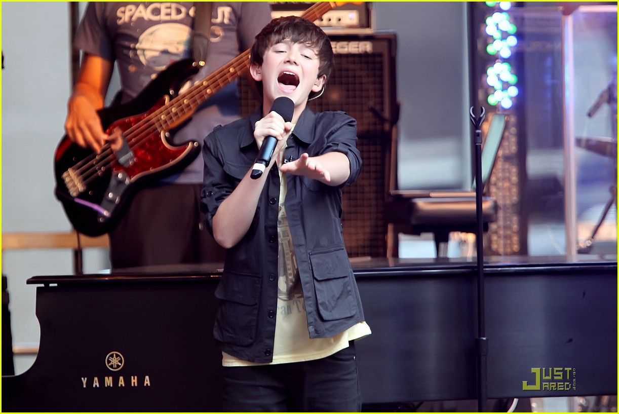 Greyson Chance: FOX & Friends Performance!