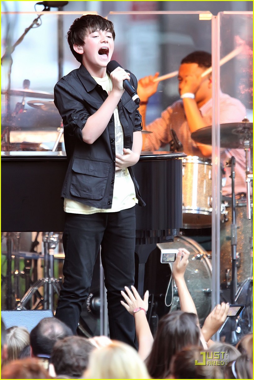 Greyson Chance: FOX & Friends Performance!
