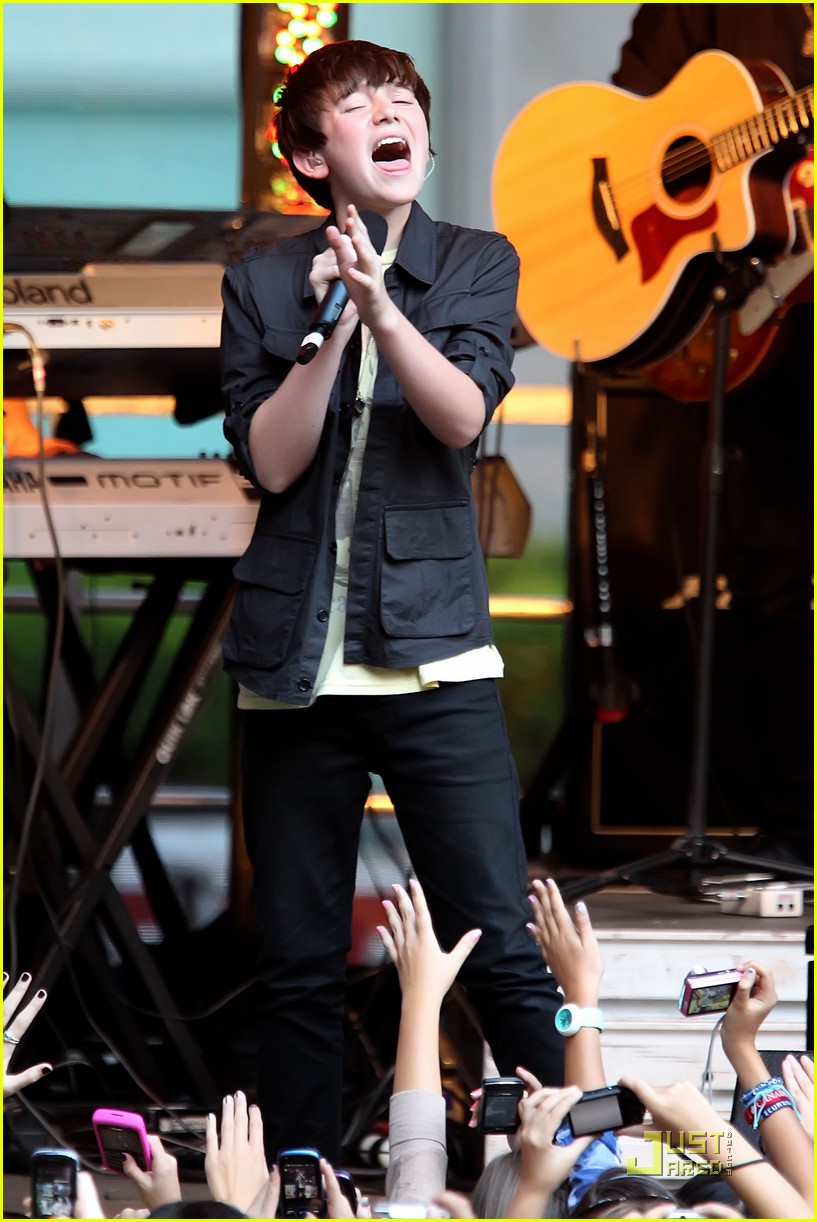 Greyson Chance: FOX & Friends Performance!