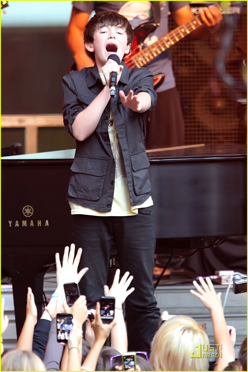 Greyson Chance: FOX & Friends Performance!