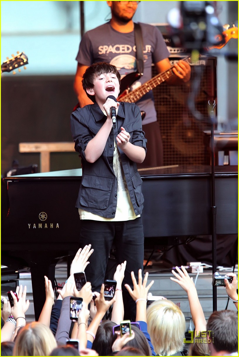 Greyson Chance: FOX & Friends Performance!