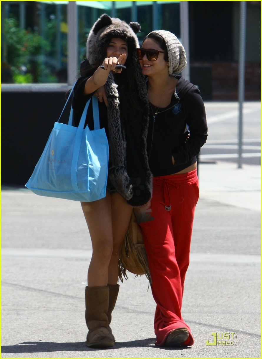 Vanessa Hudgens: Studio Cafe with Stella!