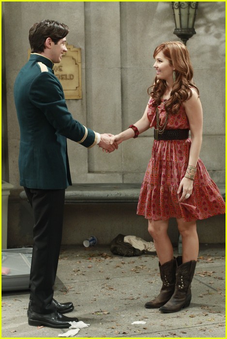 'Jessie' Premieres September 30th -- FIRST LOOK!