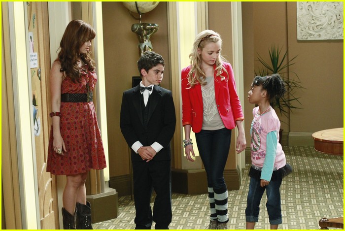 'Jessie' Premieres September 30th -- FIRST LOOK!