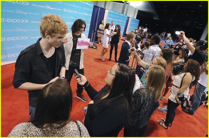 Adam Hicks vs. Roshon Fegan: JJJ Rap-Off!