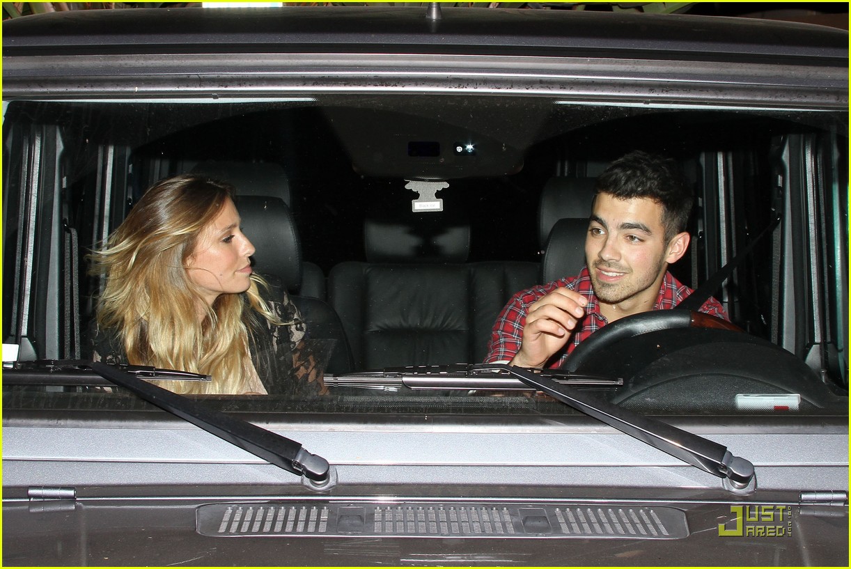 Joe Jonas: Dinner Date at Susan Feniger's Street