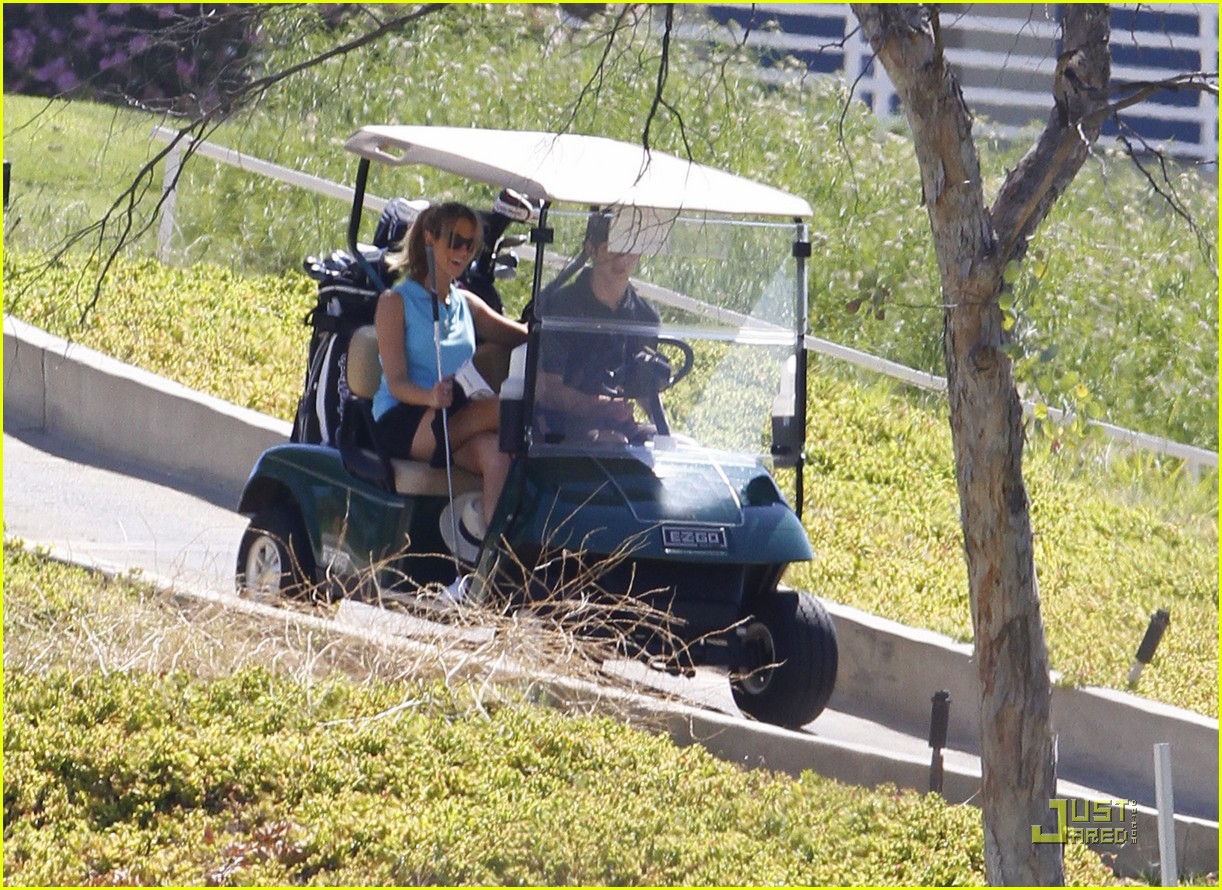 Nick Jonas: Golfing with Delta Goodrem!
