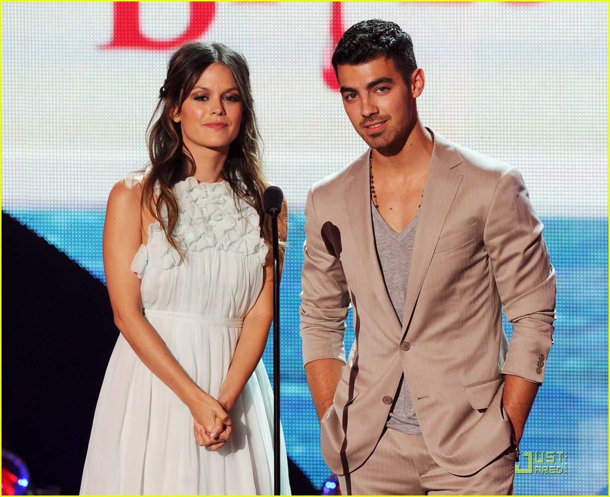 Joe Jonas - Teen Choice Awards 2011
