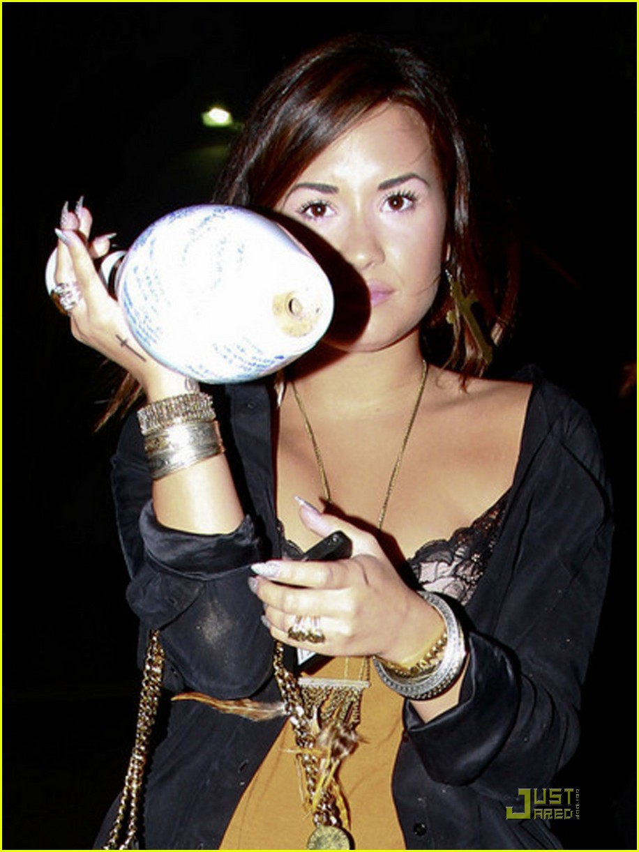 Demi Lovato Is Pinz Pretty