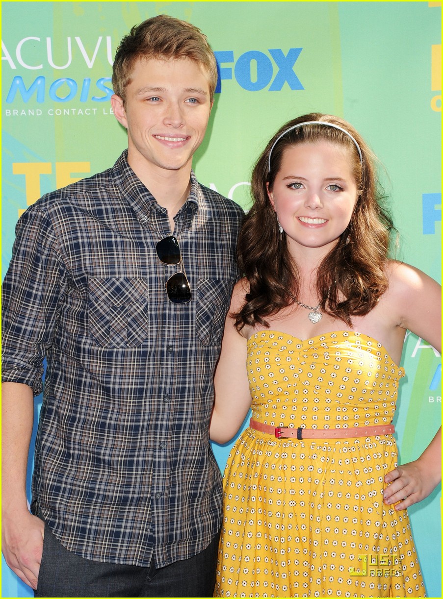 Sterling Knight & Meaghan Martin: Acuvue Winners at Teen Choice Awards!