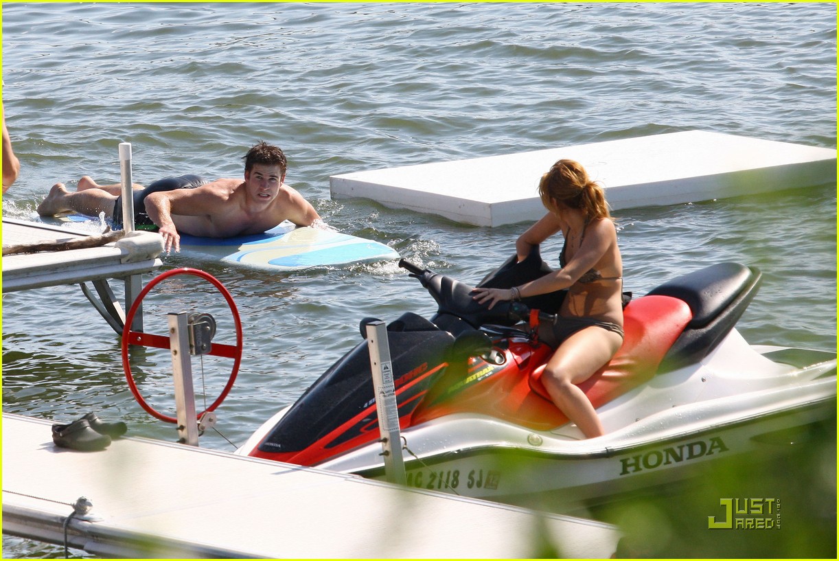Miley Cyrus & Liam Hemsworth Love Orchard Lake