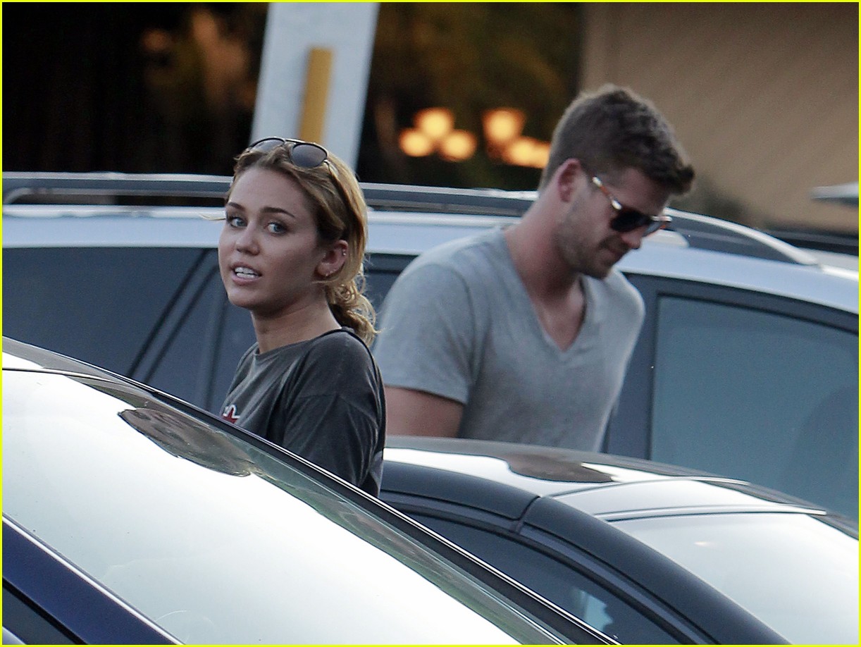 Miley Cyrus & Liam Hemsworth: Sushi Sweeties
