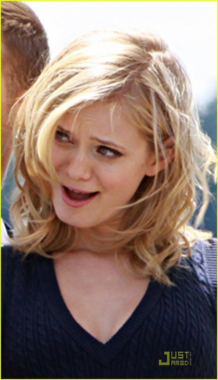 Sara Paxton: Funny Faces With Dustin Milligan!