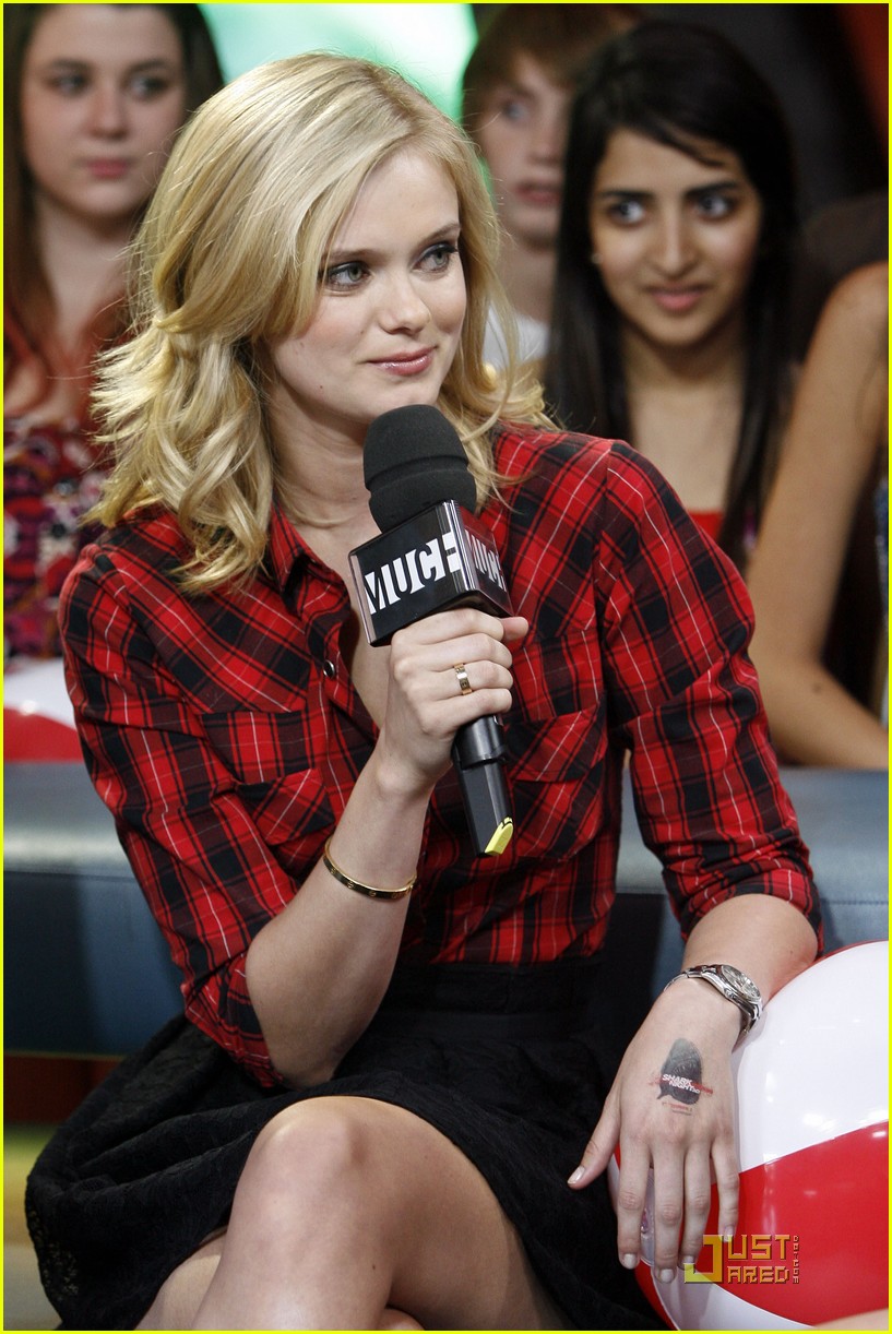 Sara Paxton: New.Music.Live With Dustin Milligan!