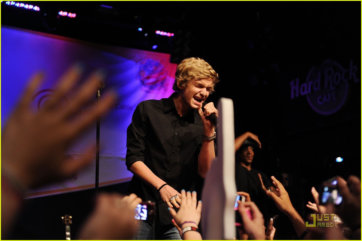 Cody Simpson: Smith Haven Mall Show!