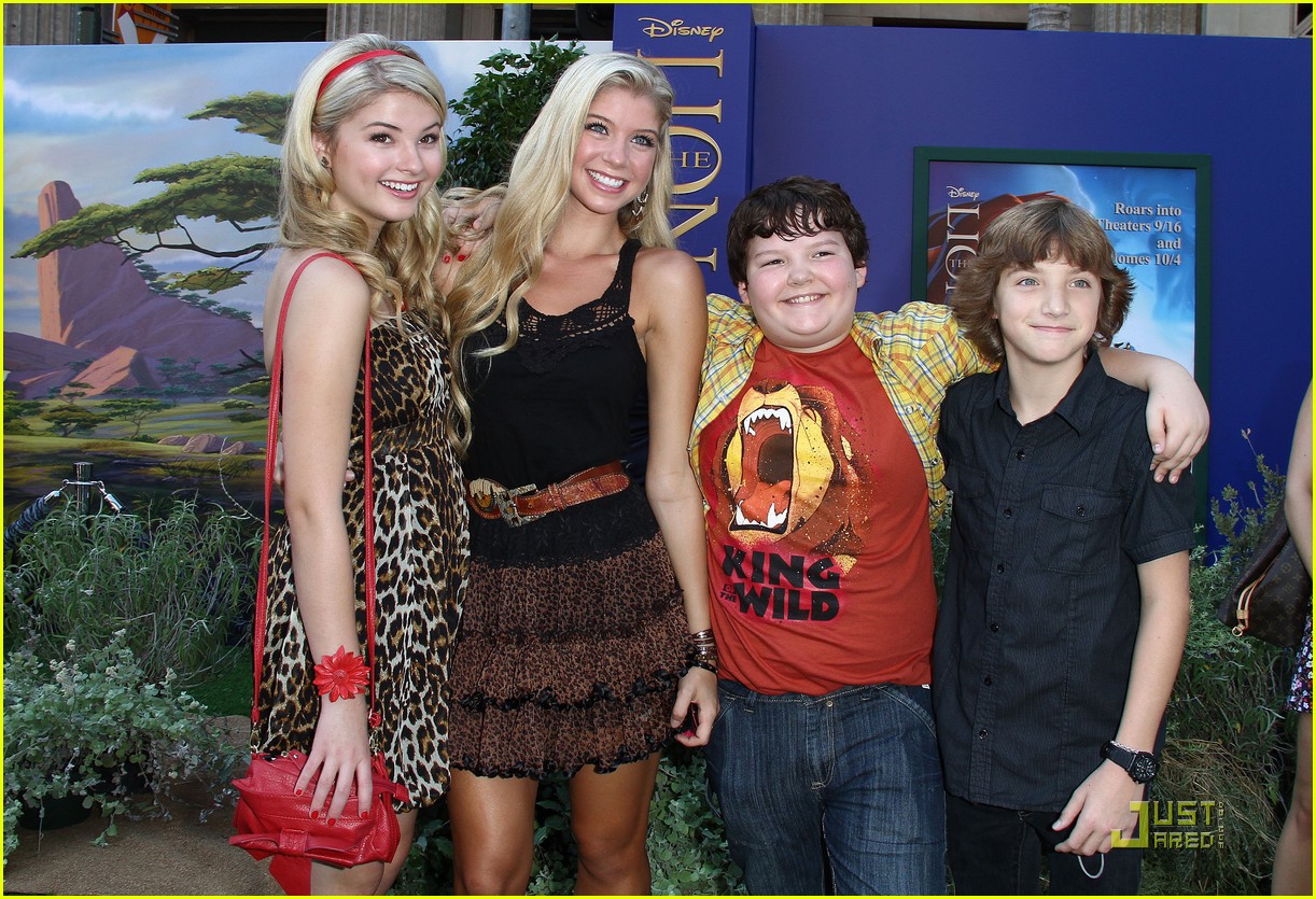 Stefanie Scott & Ryan Ochoa: 'The Lion King' Premiere!