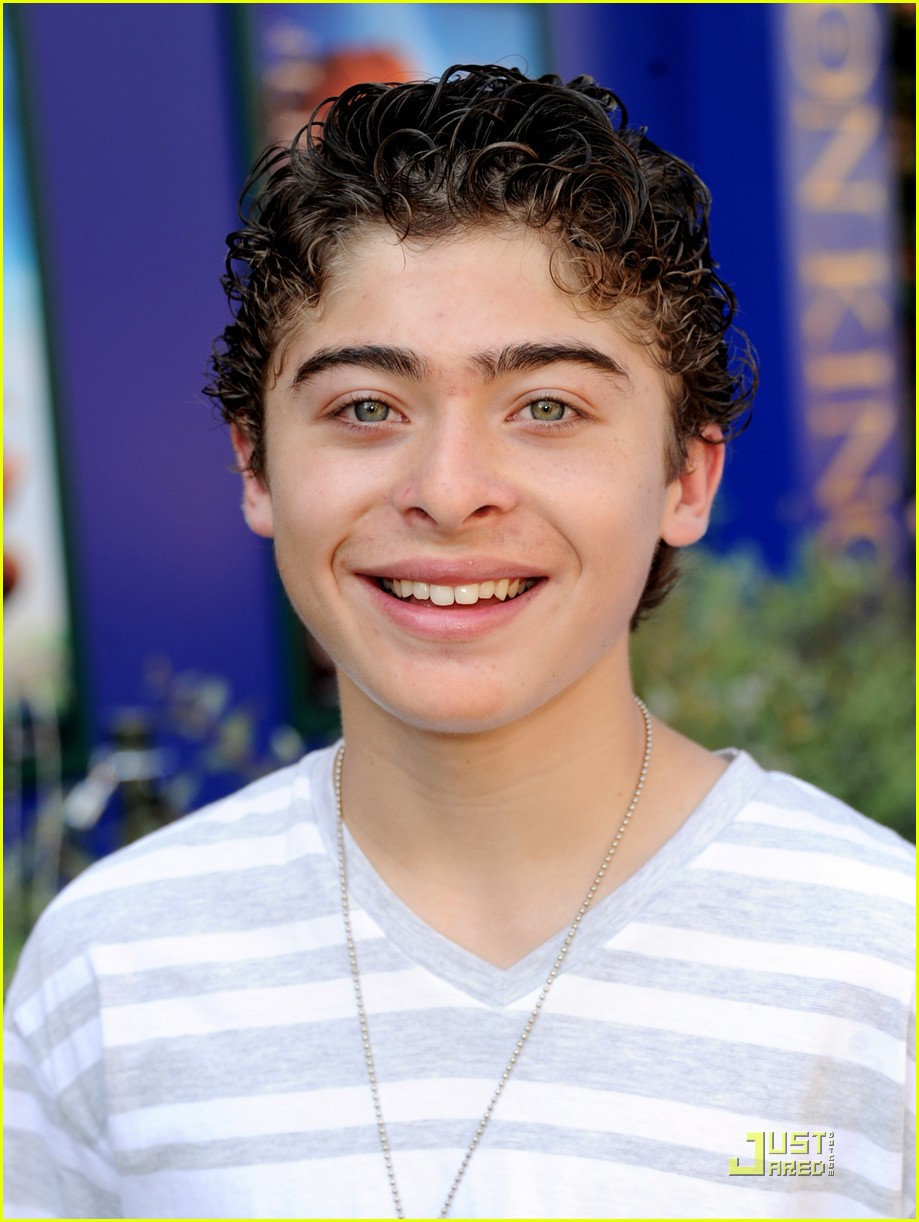Stefanie Scott & Ryan Ochoa: 'The Lion King' Premiere!