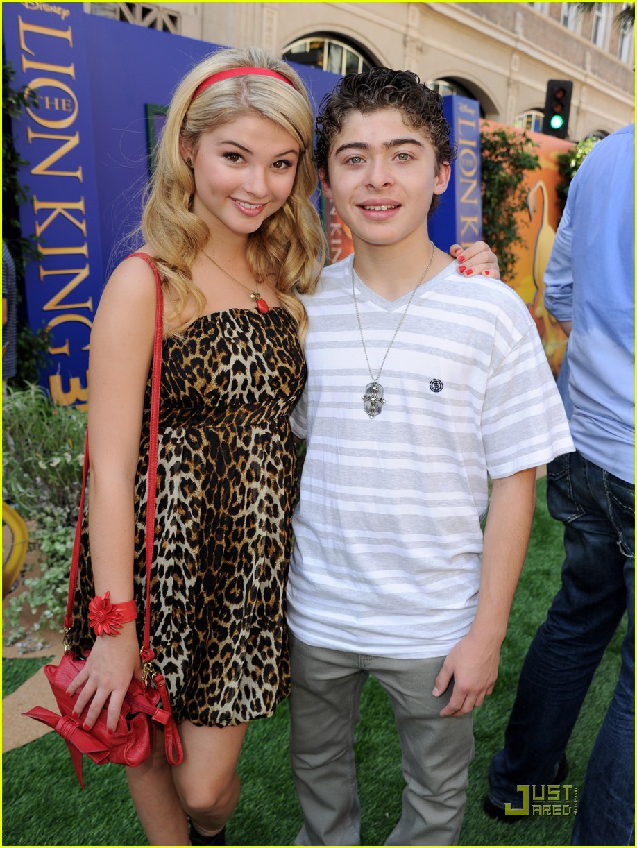 Stefanie Scott & Ryan Ochoa: 'The Lion King' Premiere!
