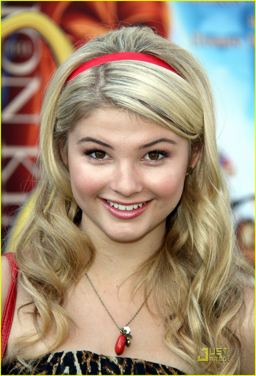 Stefanie Scott & Ryan Ochoa: 'The Lion King' Premiere!