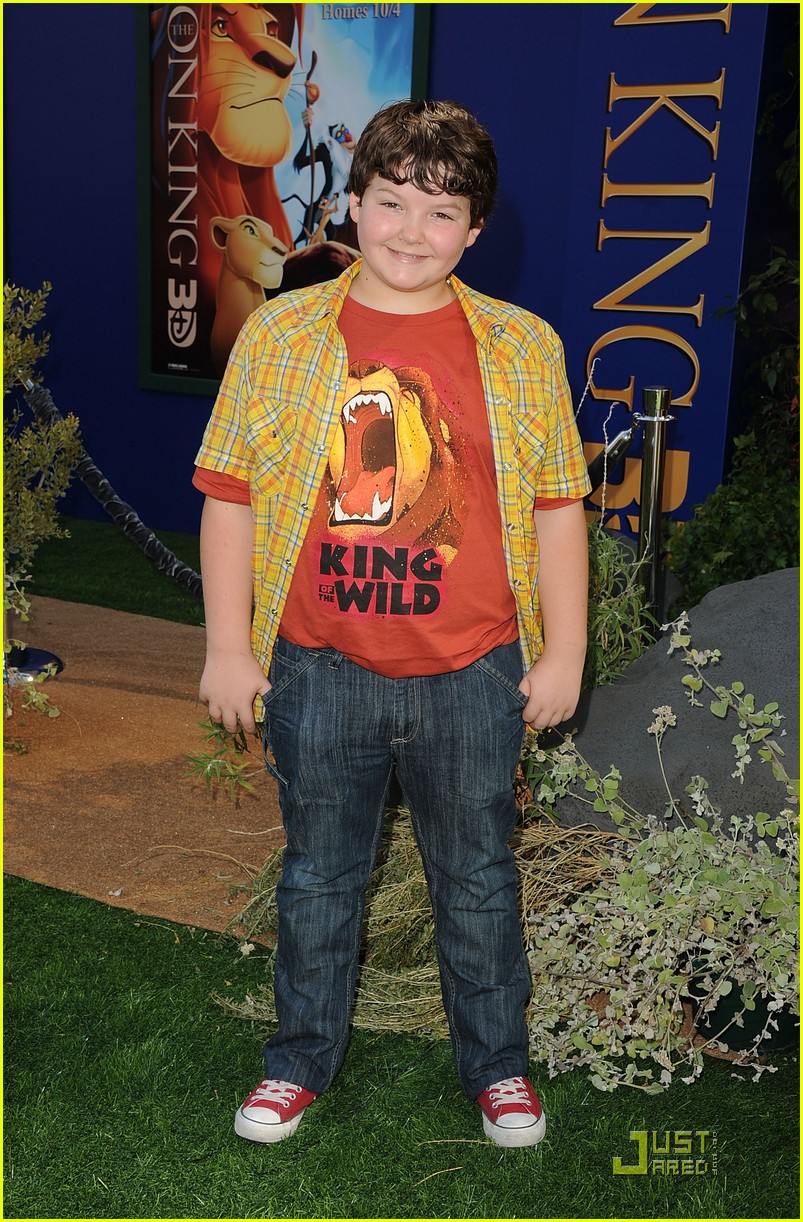 Stefanie Scott & Ryan Ochoa: 'The Lion King' Premiere!