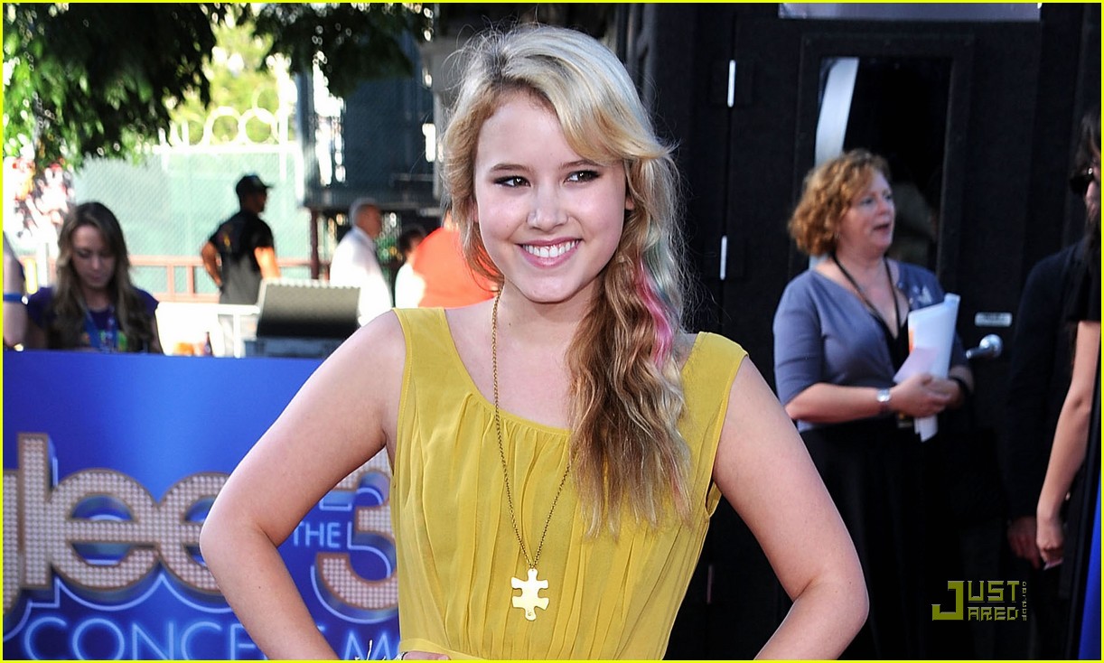 Taylor Spreitler: 'Glee' Premiere!