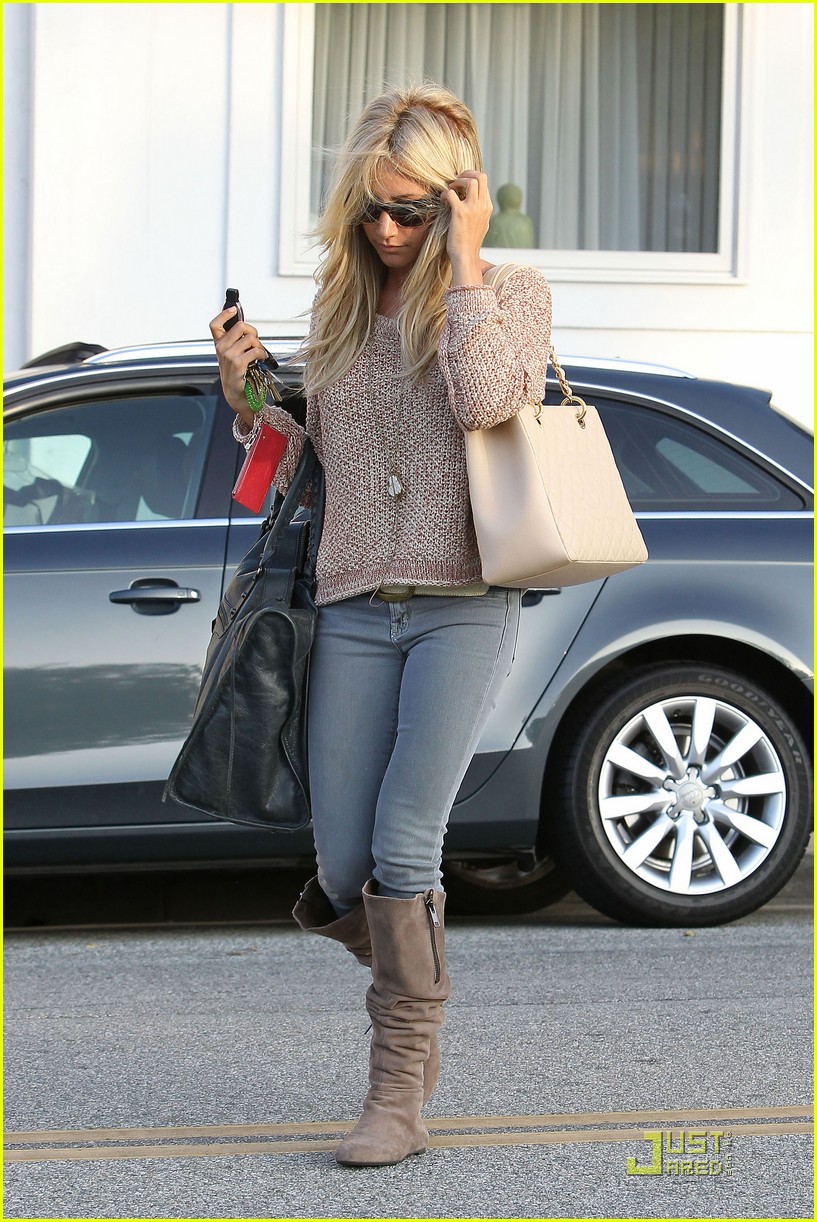 Ashley Tisdale: Hair Salon Sweetie!