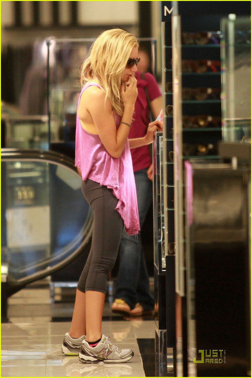 Ashley Tisdale: Shopping For Shades!