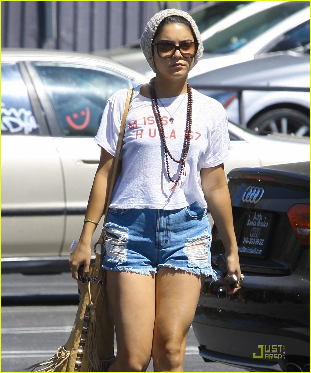Vanessas Hudgens: Friendly Little Fans