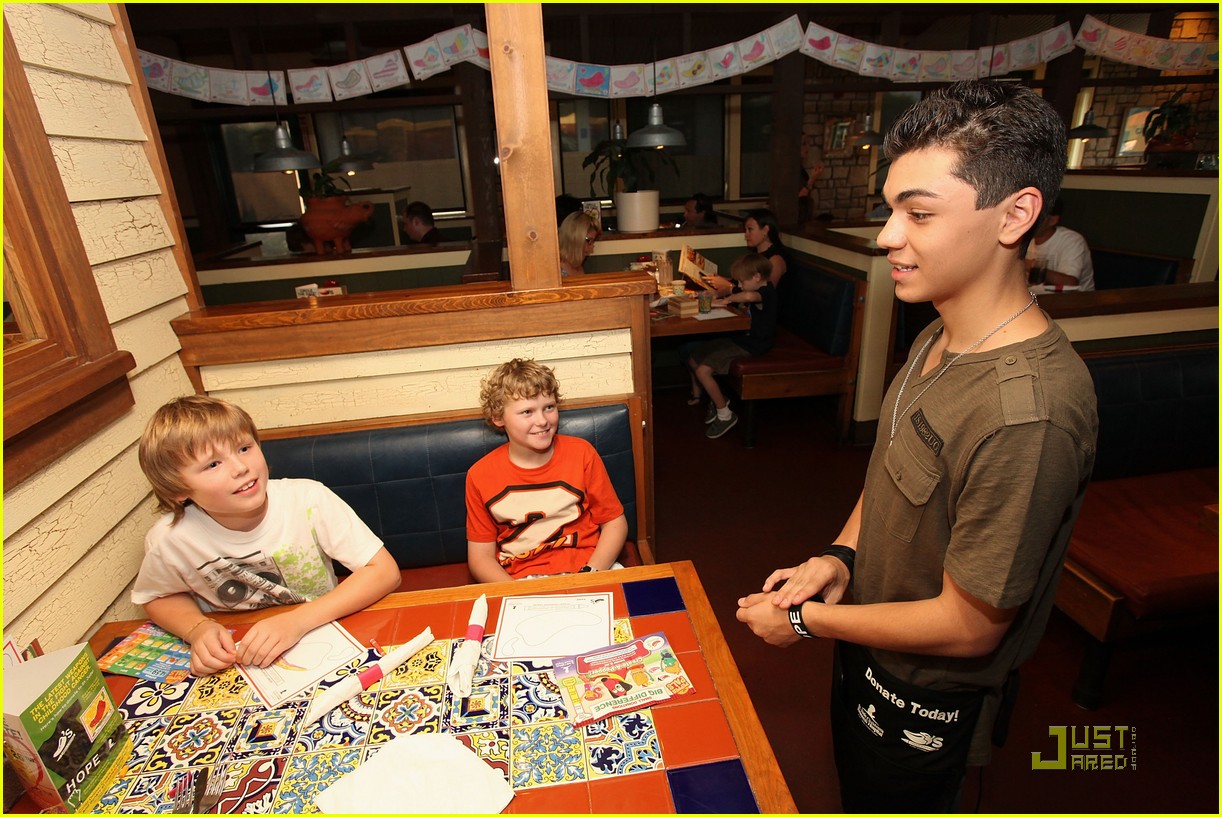 Adam Irigoyen: Chili's VIP Server!