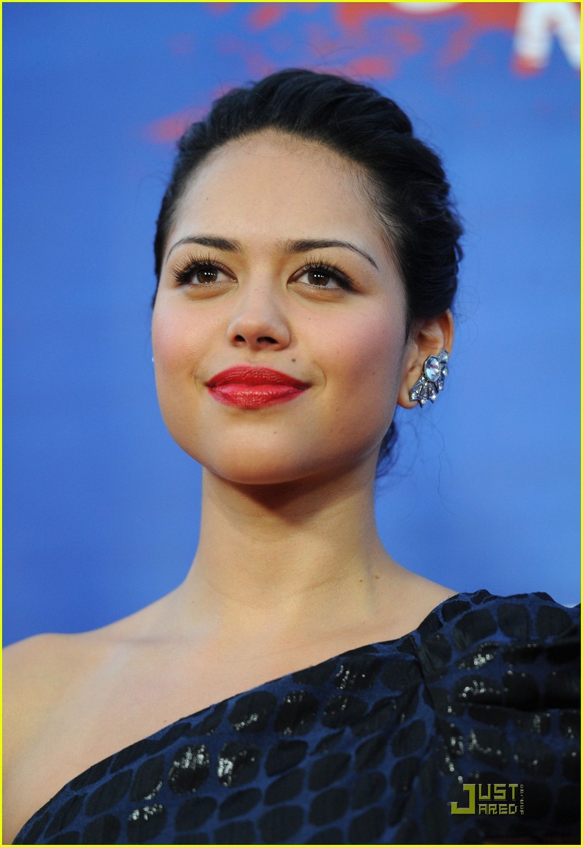 Alyssa Diaz: 'Shark Night 3D' Premiere!