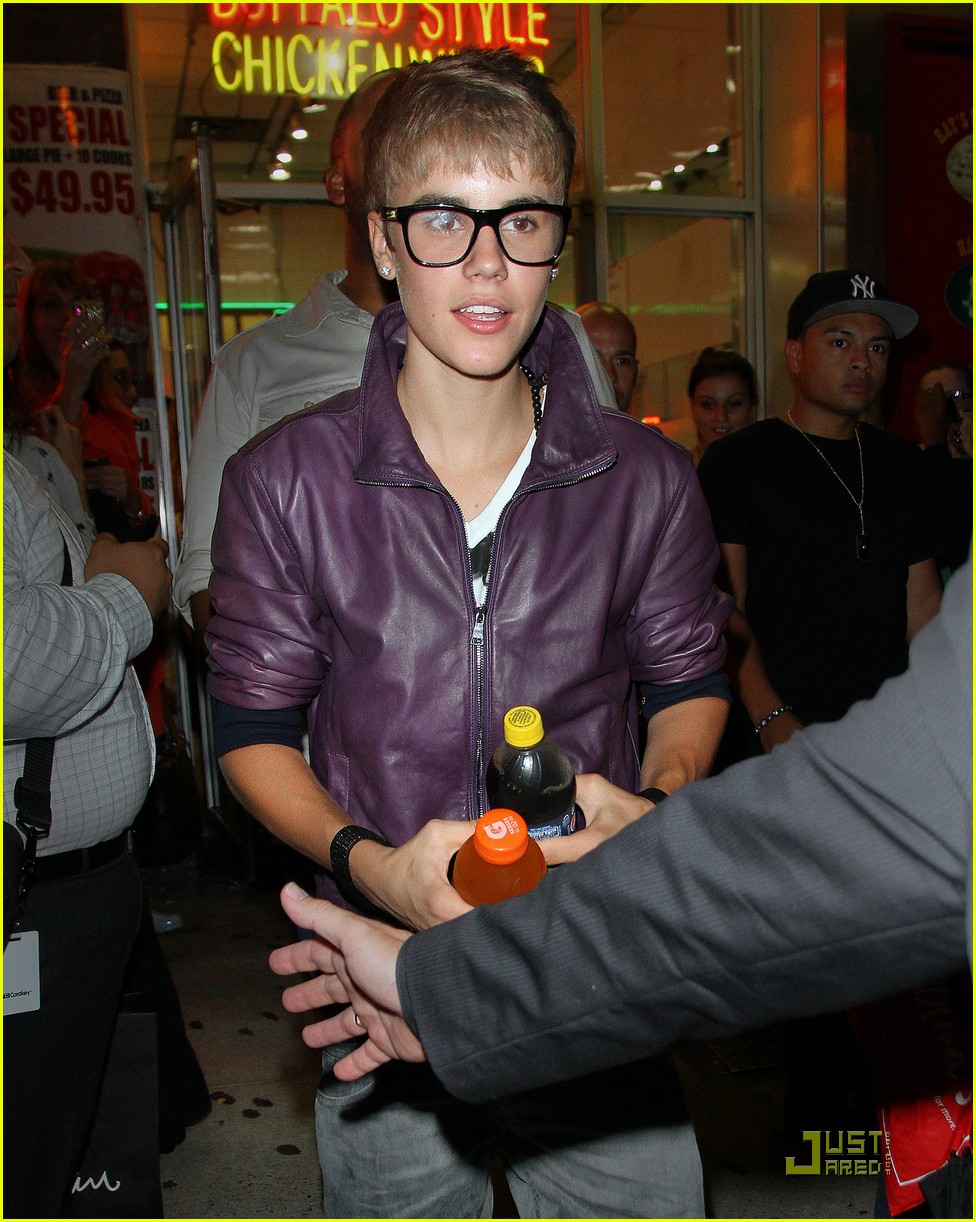 Justin Bieber: Piece of Pizza Pie, Please
