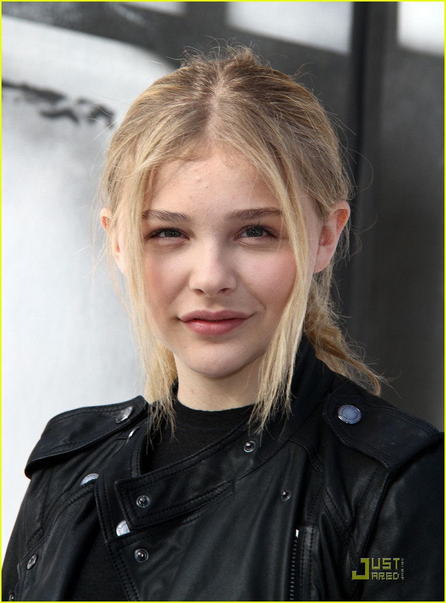 Chloe Moretz: Cirque du Soleil Cutie