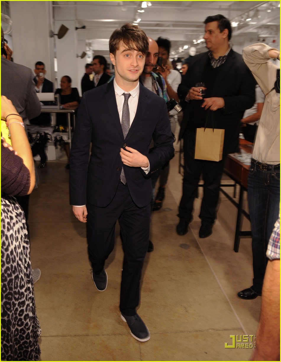 Daniel Radcliffe Sings Carols For A Cure