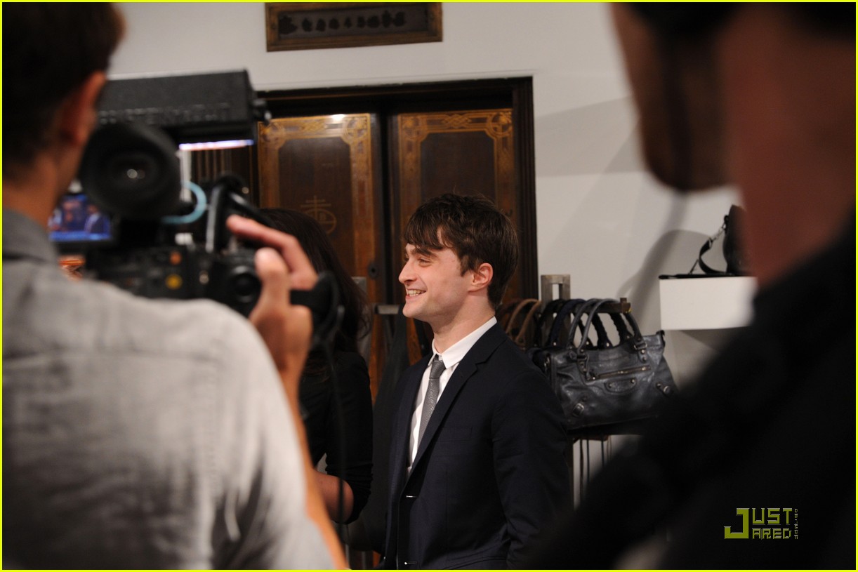Daniel Radcliffe Sings Carols For A Cure
