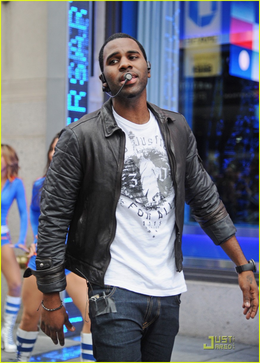 Jason Derulo: Flash Mob Man!