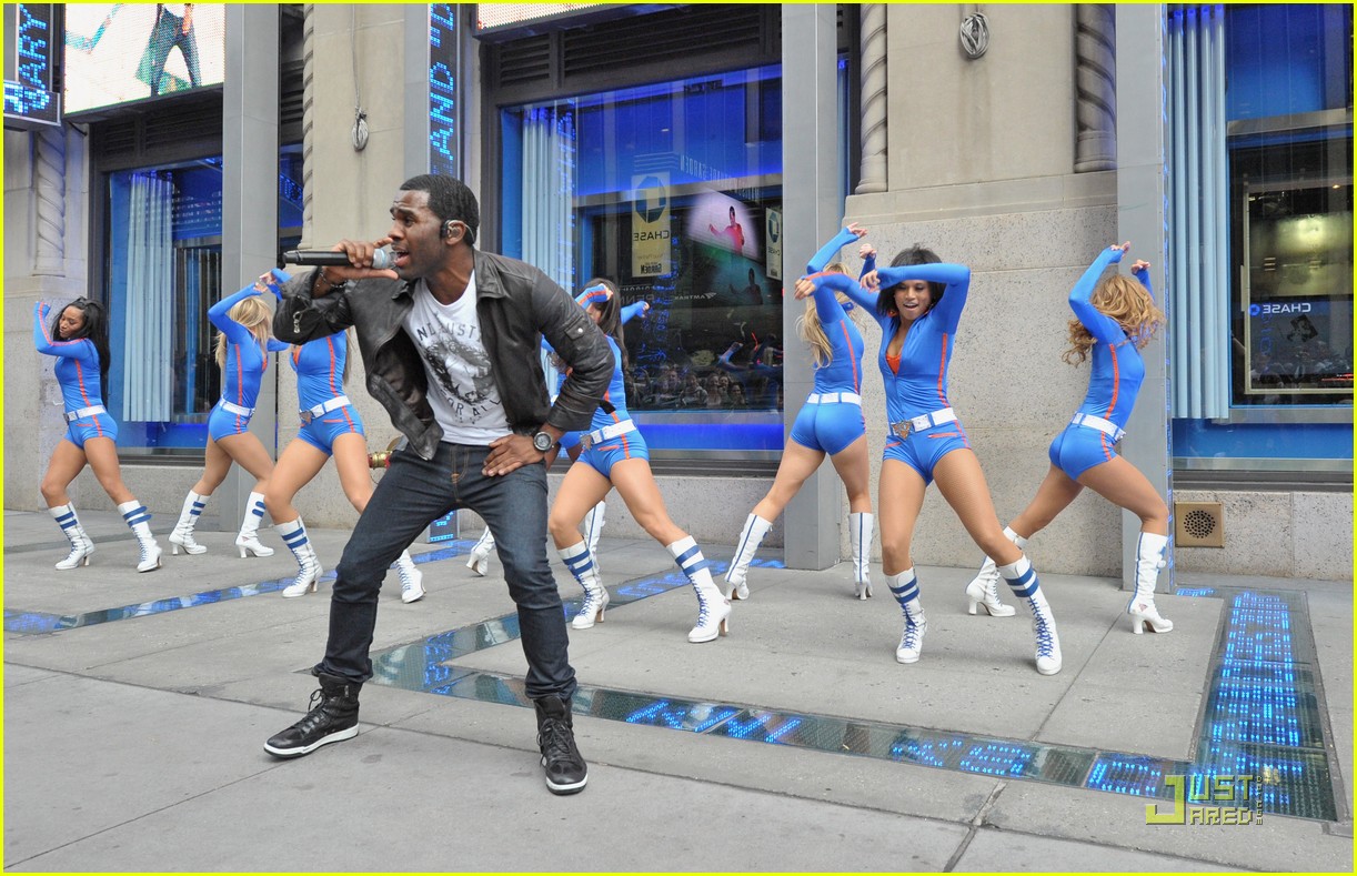 Jason Derulo: Flash Mob Man!