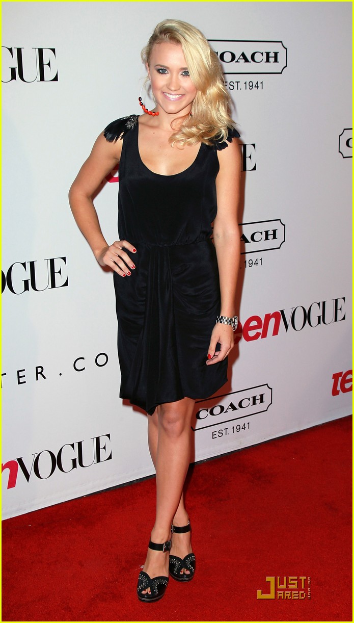 Emily Osment: Sorry For Not Tweeting!
