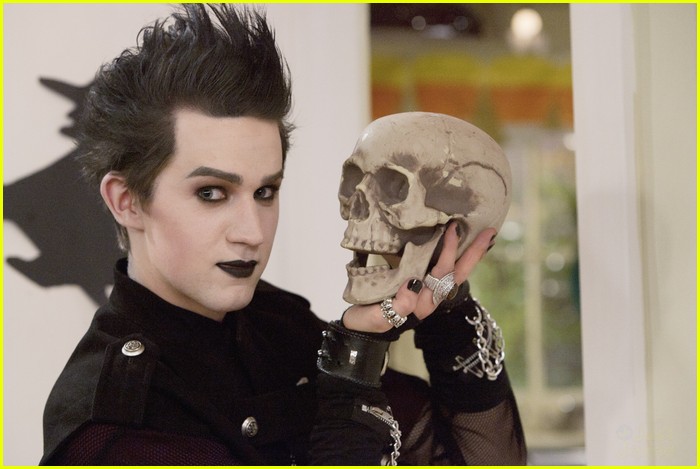 Jason Dolley Goes Goth on 'Good Luck Charlie'!