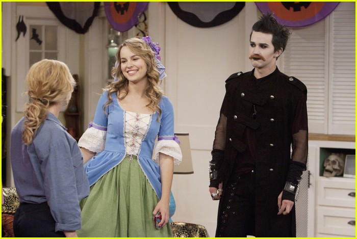 Jason Dolley Goes Goth on 'Good Luck Charlie'!