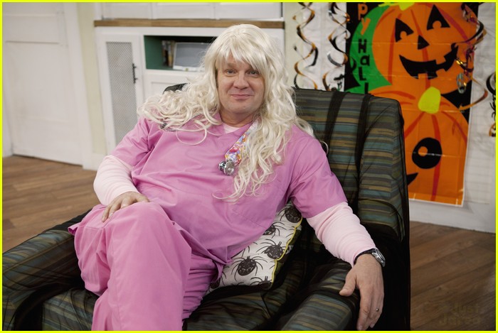 Jason Dolley Goes Goth on 'Good Luck Charlie'!