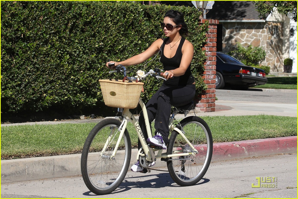 Vanessa Hudgens: Sunny Bike Ride with Stella!