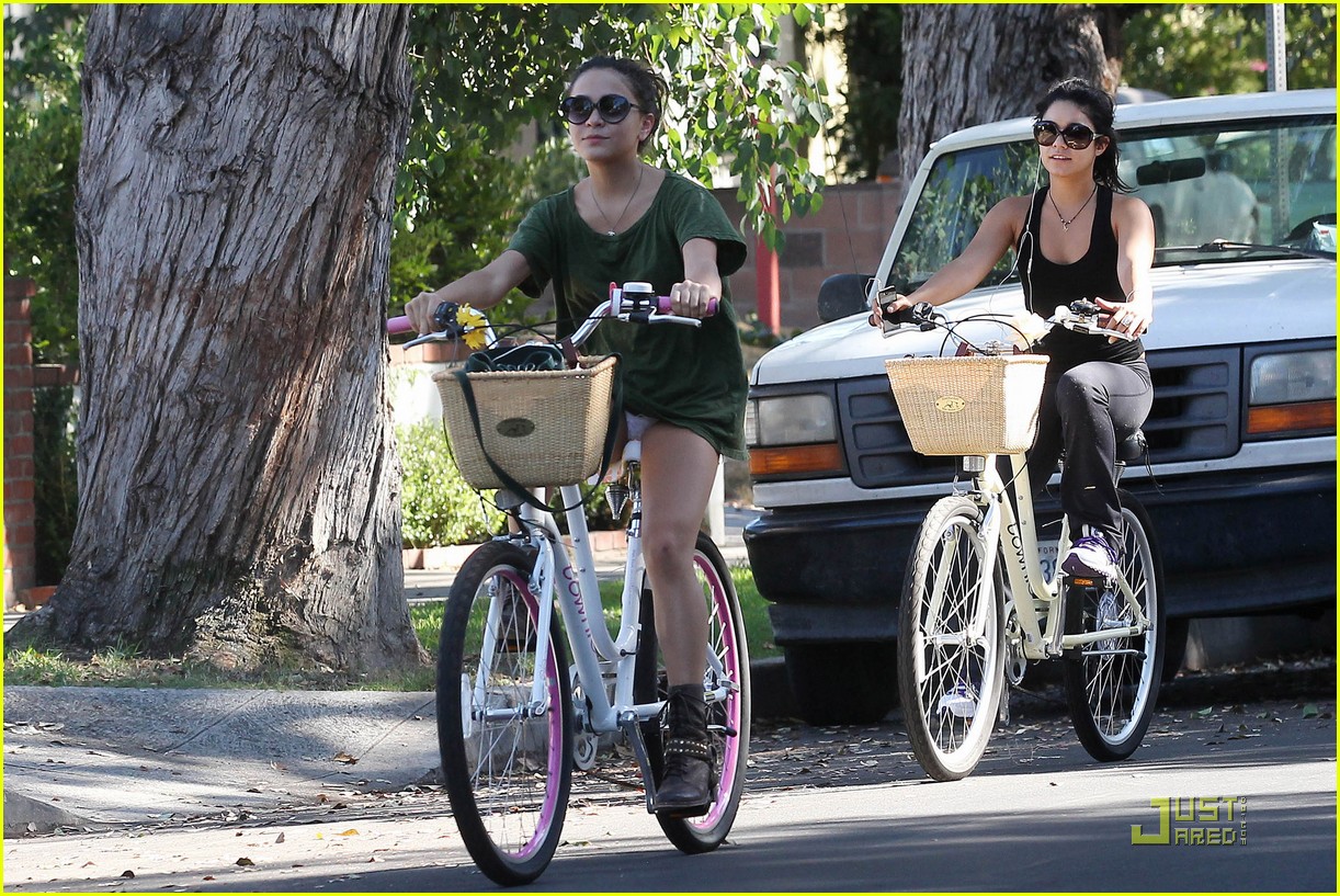 Vanessa Hudgens: Sunny Bike Ride with Stella!