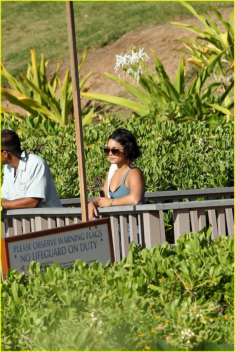 Vanessa Hudgens Heads To Hawaii
