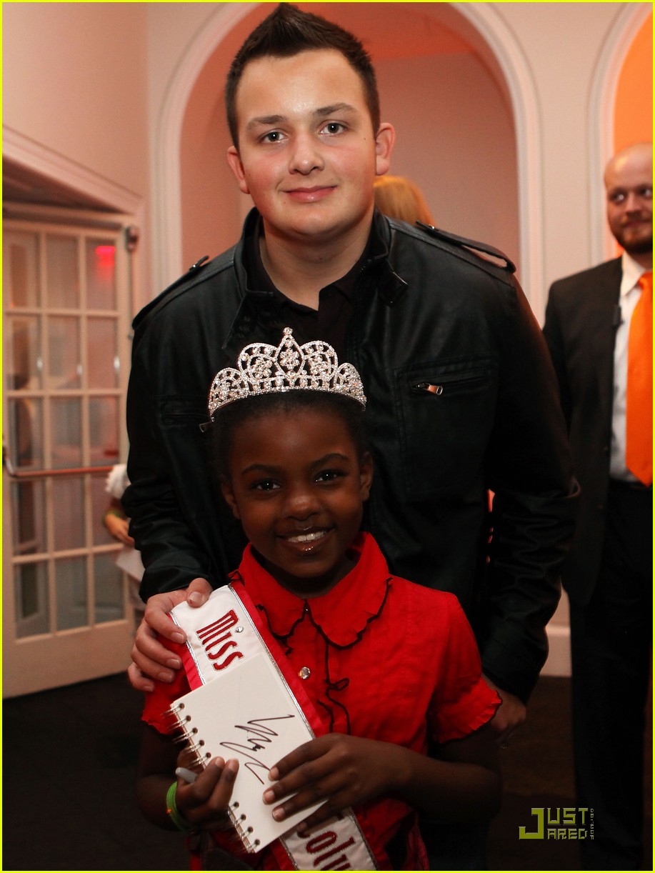 Jennette, Nathan & Noah: Worldwide Day of Play in D.C.!