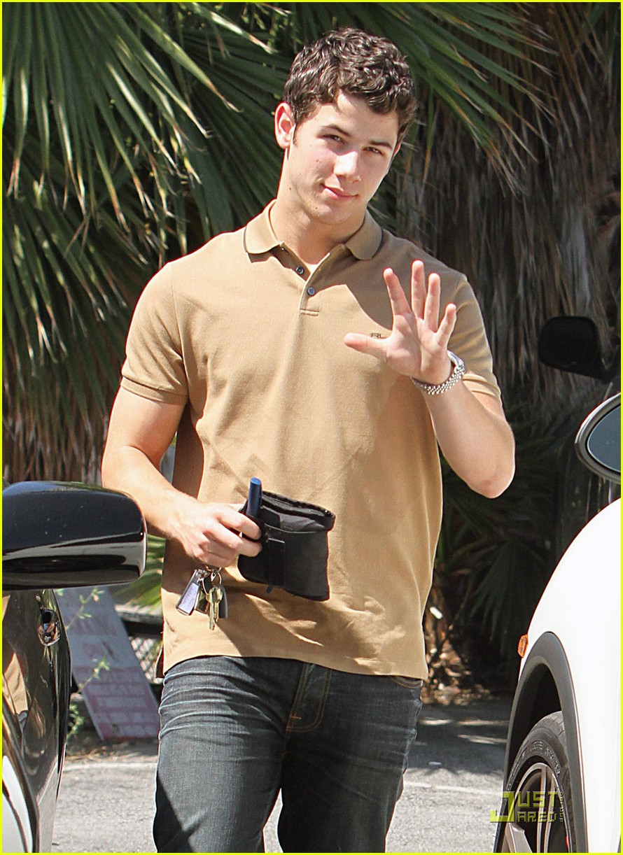 Nick Jonas: Family Fun Day!