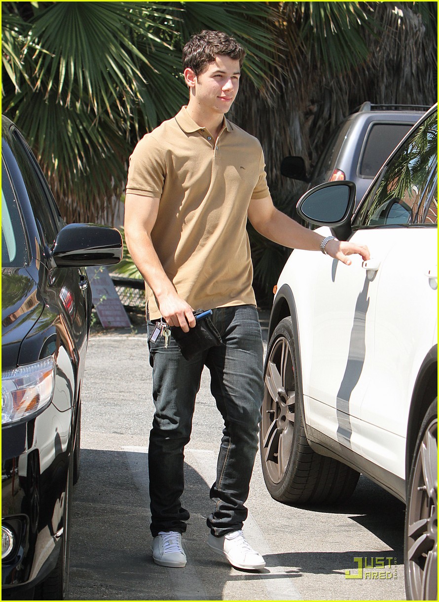 Nick Jonas: Family Fun Day!