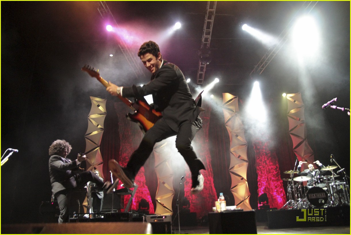 Nick Jonas: Sao Paulo Showstopper!